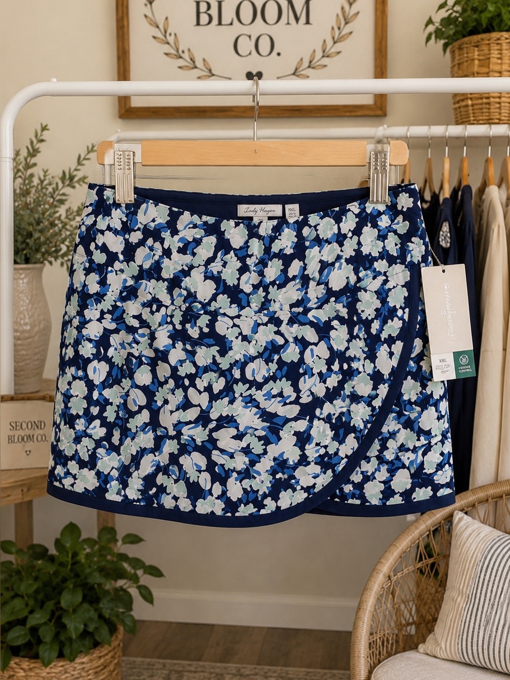 Lady Hagen XXL NWT Pull-On Wrap Skort Tummy Control Navy Blue Floral Golf